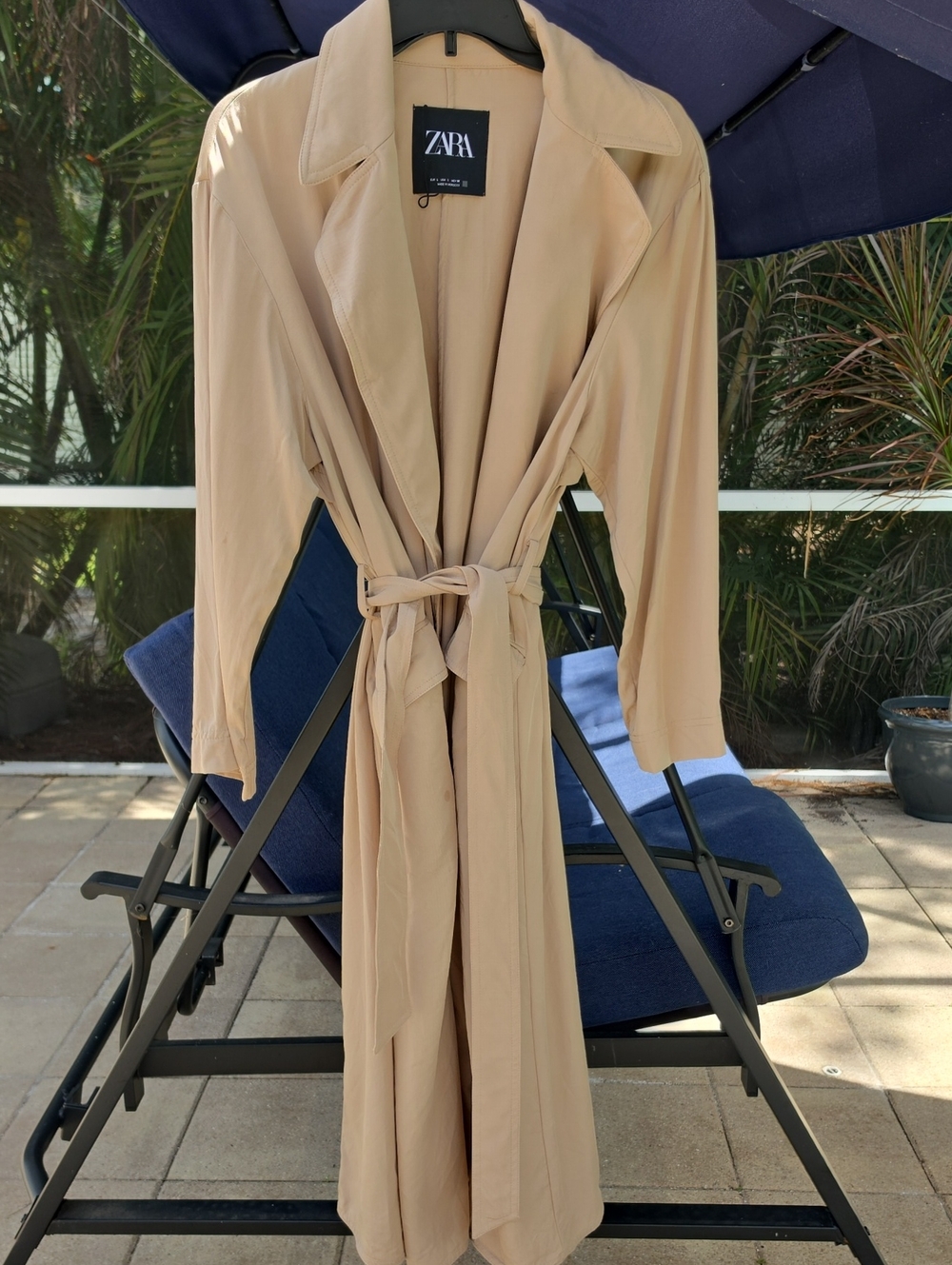 ZARA Lightweight Trenchcoat - Picture 2 of 8
